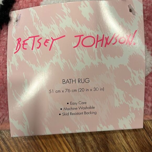 Betsey Johnson Pink Floral Ghost Rug - Picture 2 of 2